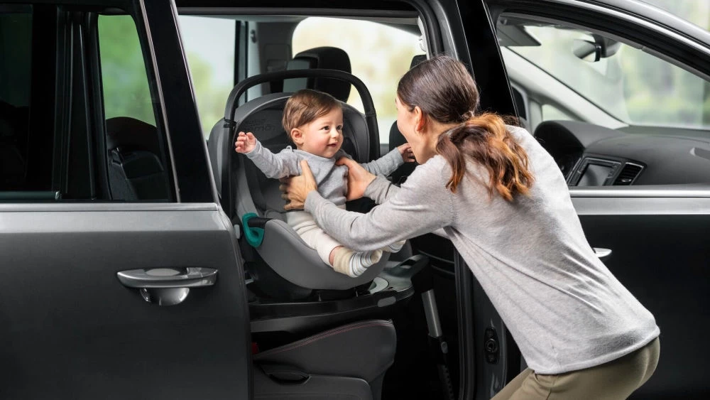 Britax Römer Baby Safe 3 I-Size Inkl. Flex Base ISense BR Midnight Grey 9 Britax Römer Baby Safe 3 I-Size Inkl. Flex Base ISense BR Midnight Grey – Bild 9