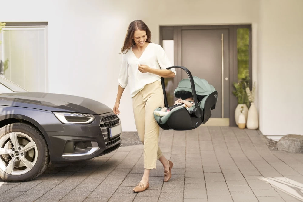 Britax Römer 2023 Baby-Safe 5Z2 (40-85cm) Graphite Marble 8 Britax Römer 2023 Baby-Safe 5Z2 (40-85cm) Graphite Marble – Bild 8