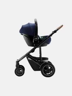 Britax Römer Britax Baby Safe 3 I-Size Indigo Blue -Britax Römer BABY SAFE 3 i SIZE IndigoBlue 05 SMILE III 2021 72dpi 2000x2000