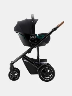 Britax Römer Britax Baby Safe ISense Fossil Grey + Flex Base -Britax Römer BABY SAFE FossilGrey 05 SMILE III 2021 72dpi 2000x2000